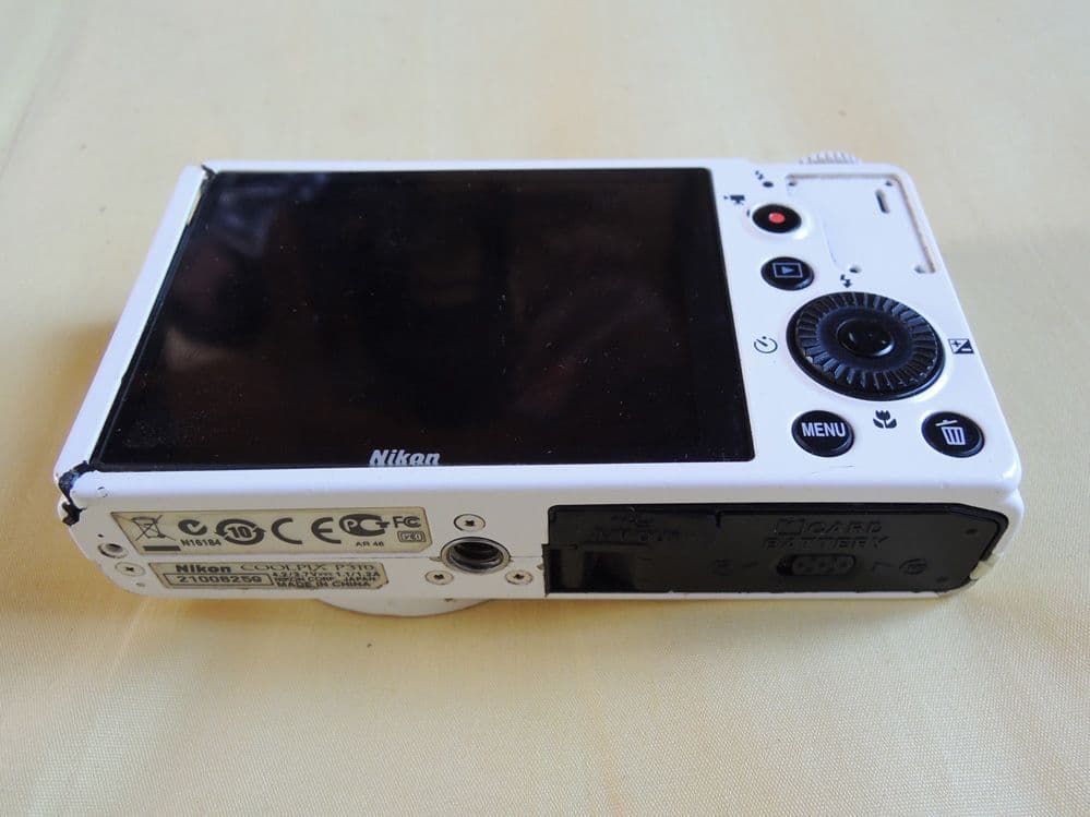 ジャンク Nikon COOLPIX P310 ホワイト