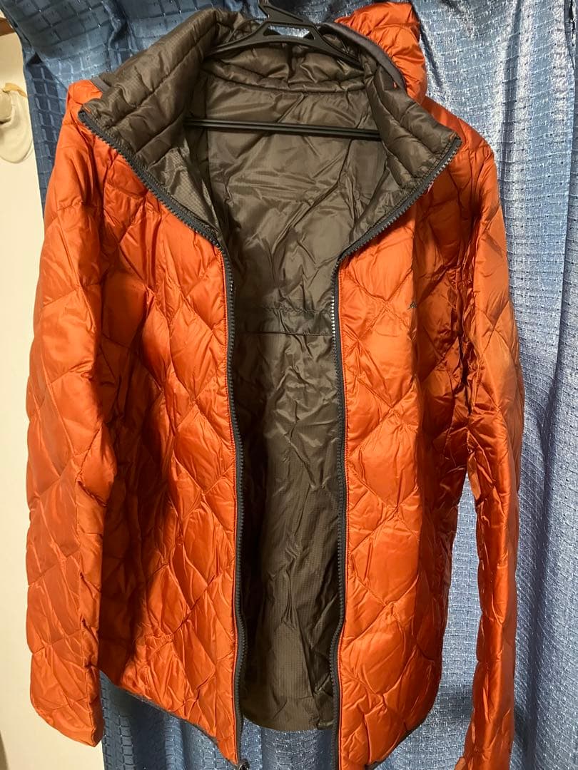 オレンジ キルティング ダウンジャケット