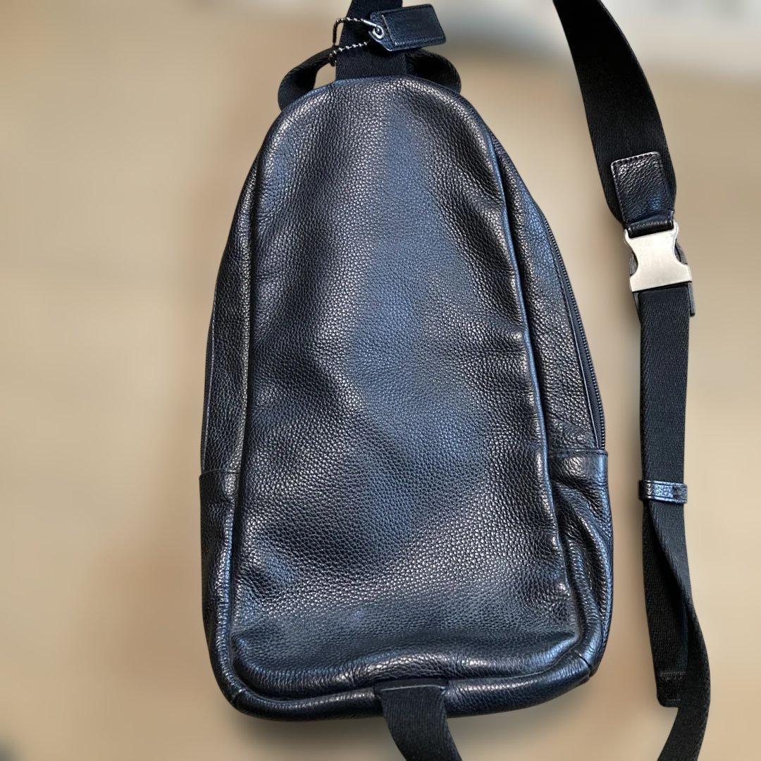 コーチ　黒 レザー ボディバッグ