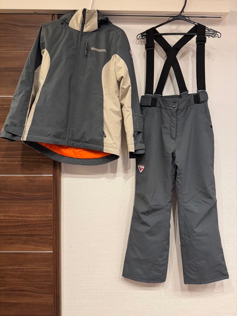 美品　ロシニョール　スキーウェア上下セット　レディース　Sサイズ