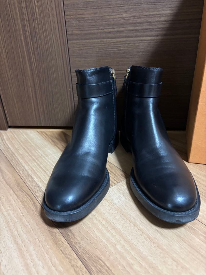 トッズ　ショートブーツ