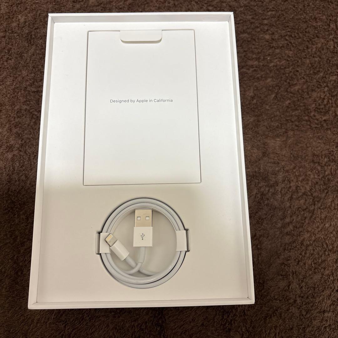 ド*ェ様 iPad mini 第5世代　Wi-Fi 256GB シルバー　美品