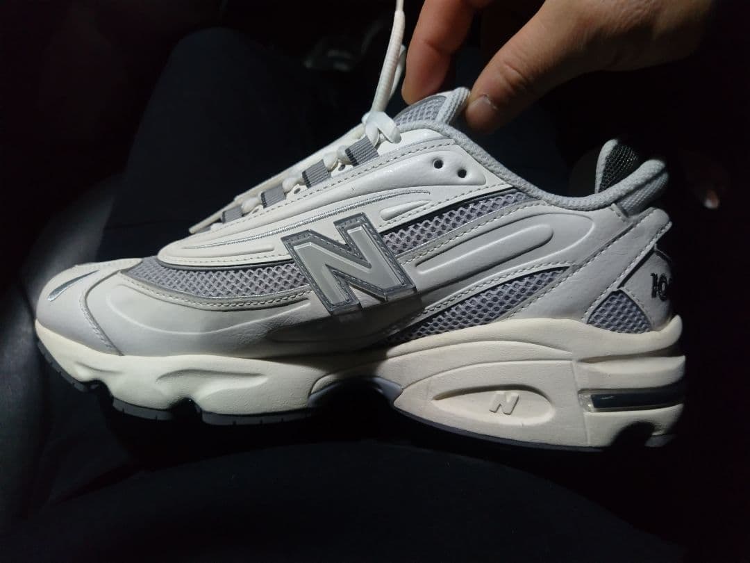 New Balance M1000MENホワイトスニーカー