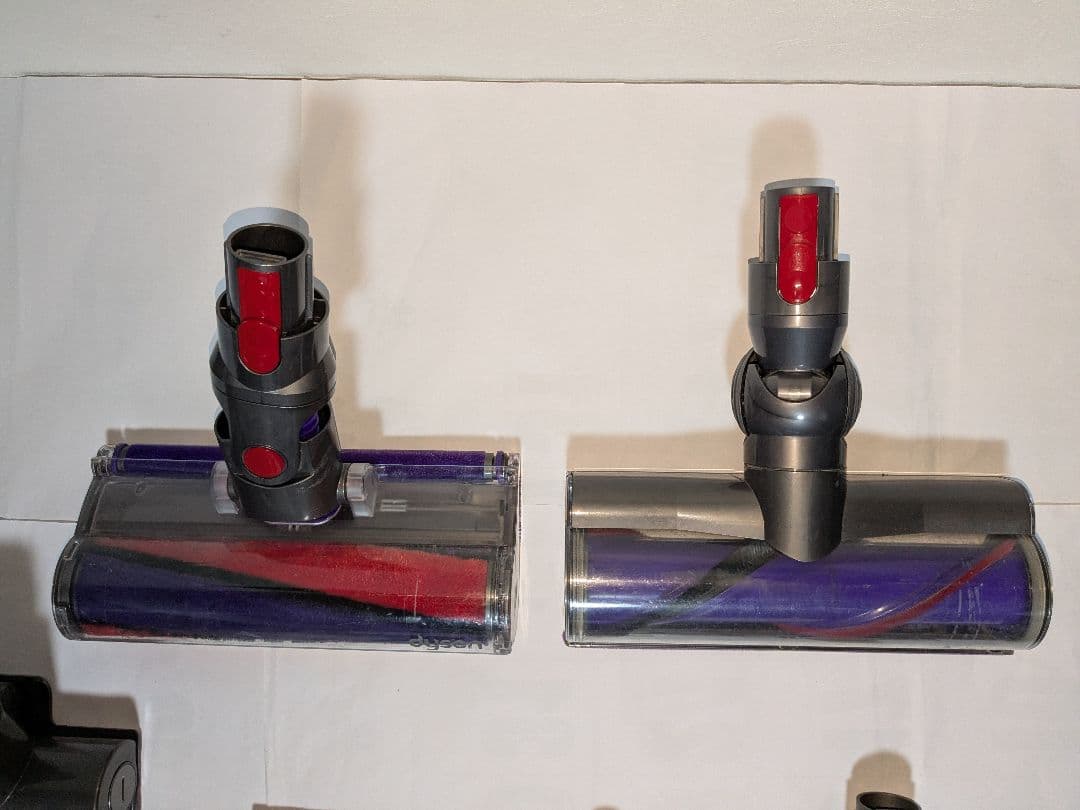 【50分稼働】ダイソン掃除機V10　SV12　ヘッドローラー2台付フルセット　⑤