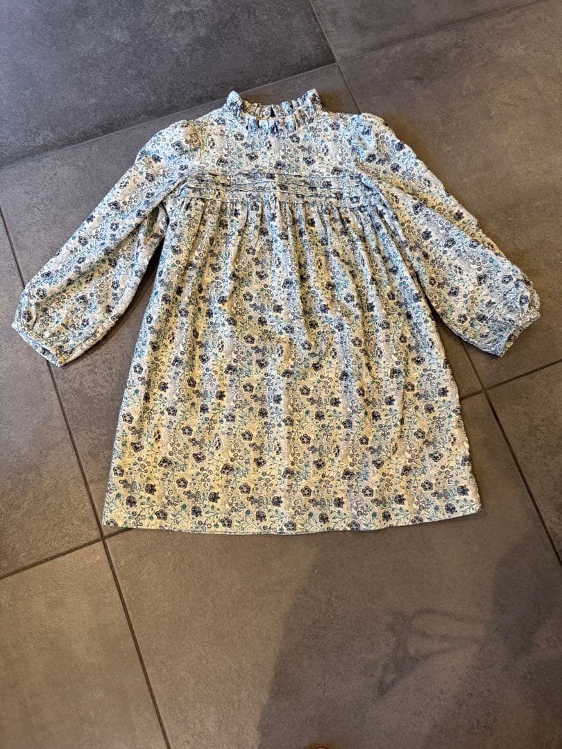 ボンポワン　ワンピ　8A スカート　ボントン　ファミリア、タイツ付き