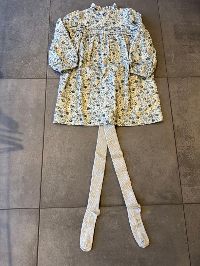 ボンポワン　ワンピ　8A スカート　ボントン　ファミリア、タイツ付き