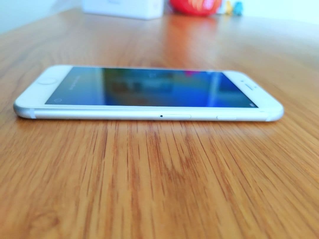 iPhone8 64GB SIMフリー シルバー