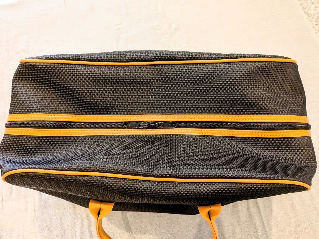 美品✨️イヴサンローラン ボストンバッグ 黒＆キャメル レザーハンドル　大容量