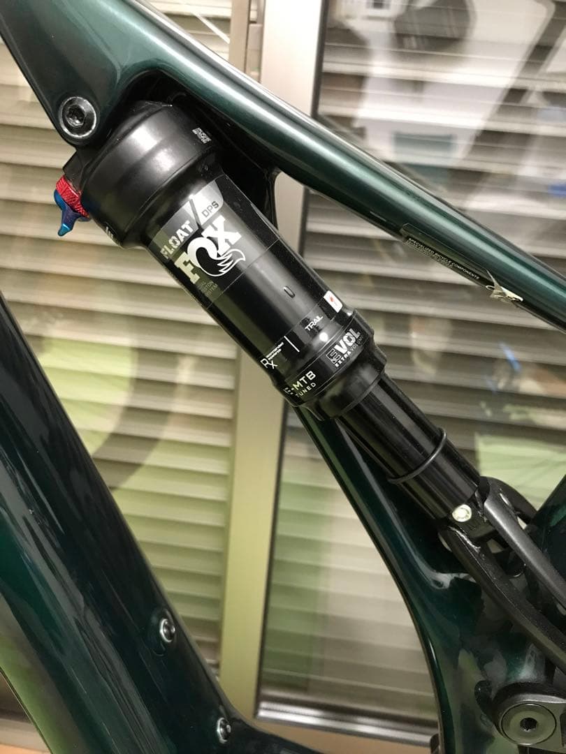 確認用Levo SL Comp Carbon Size S Tint Green