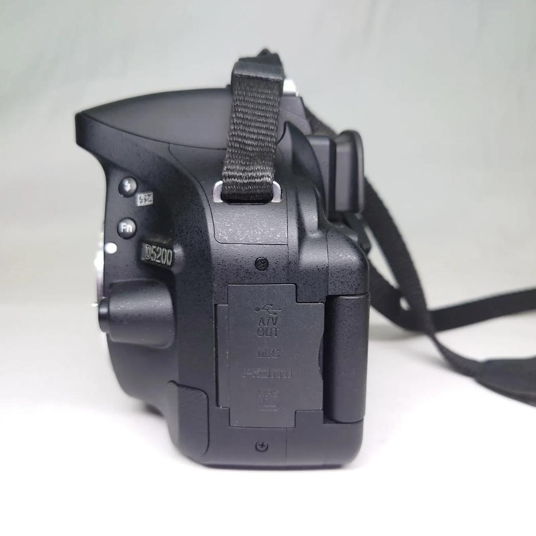 ニコン D5200 Digital Camera 18-55mm レンズ