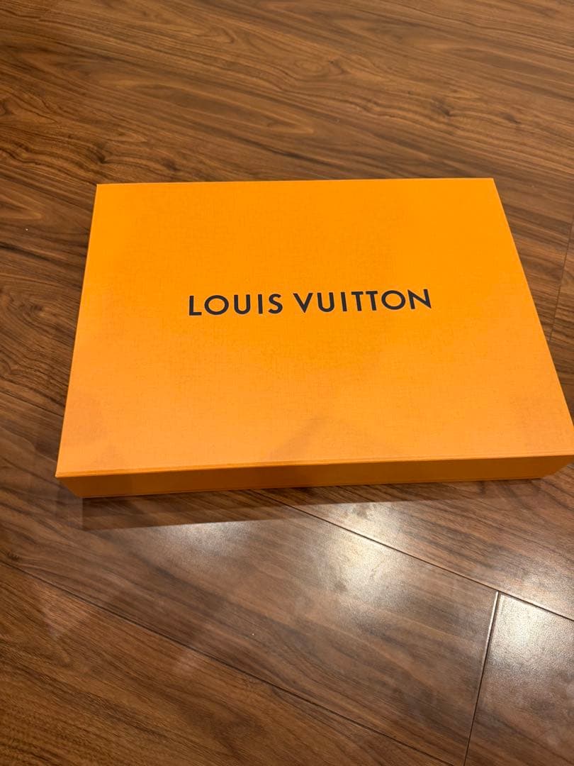 mobルイヴィトン タイガ　ポルト ドキュマン・ヴォワヤージュ　ブラック