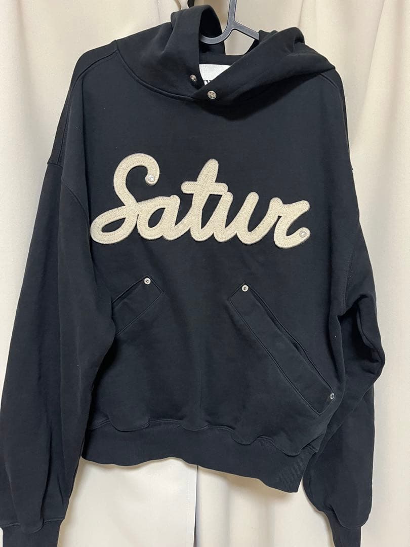 Satur刺繍 黒 パーカー　韓国