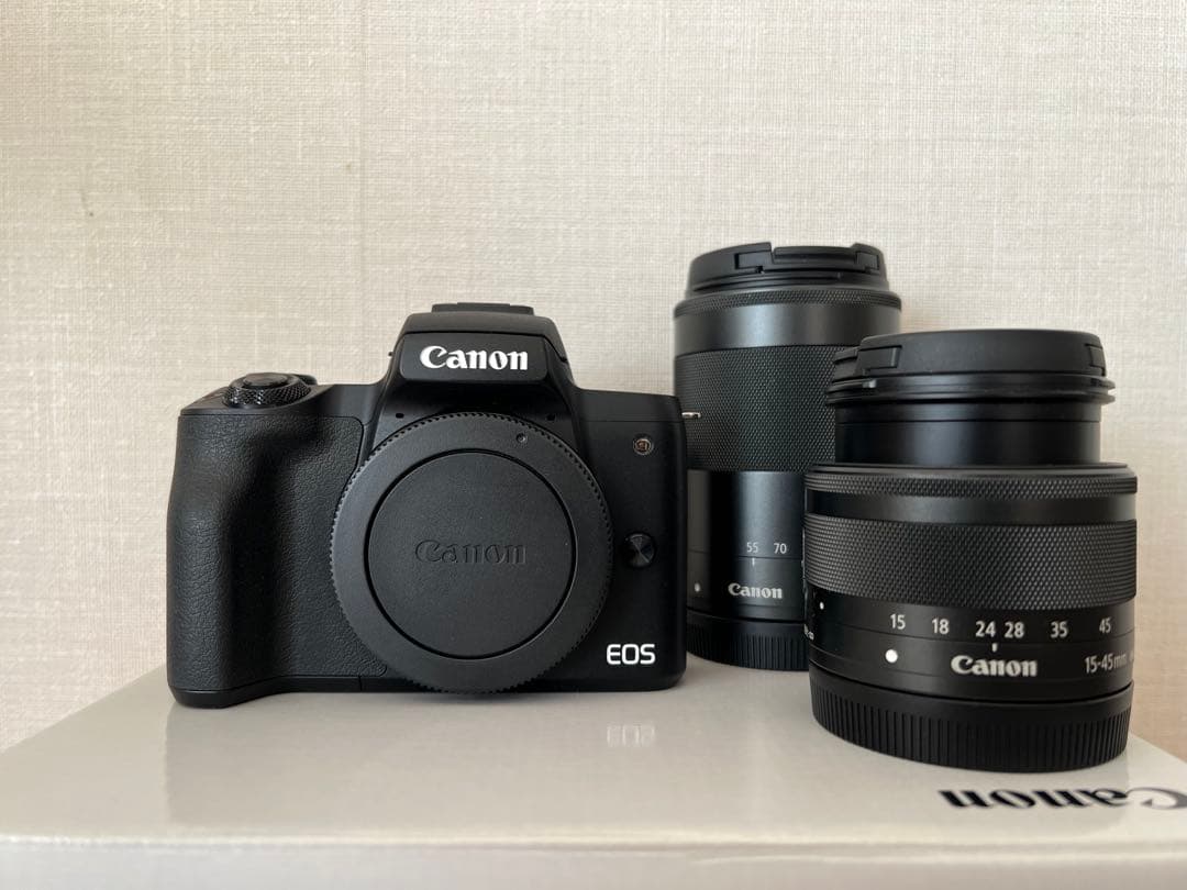 Canon EOS Kiss M ダブルズームキット ブラック【動作確認済】