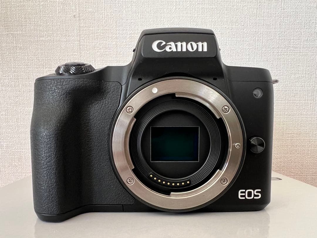 Canon EOS Kiss M ダブルズームキット ブラック【動作確認済】