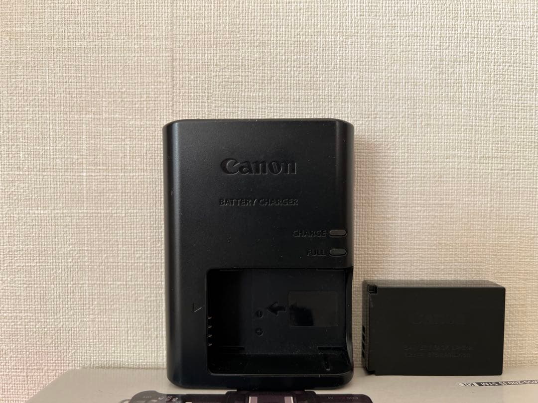 Canon EOS Kiss M ダブルズームキット ブラック【動作確認済】