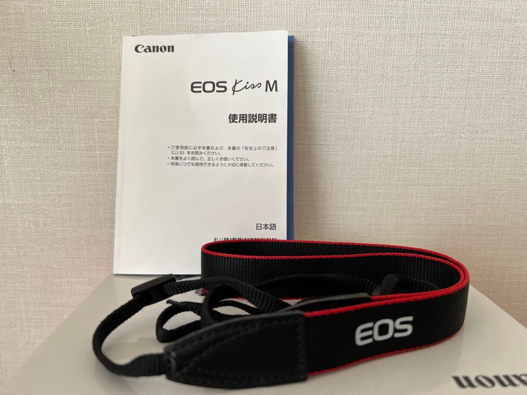 Canon EOS Kiss M ダブルズームキット ブラック【動作確認済】