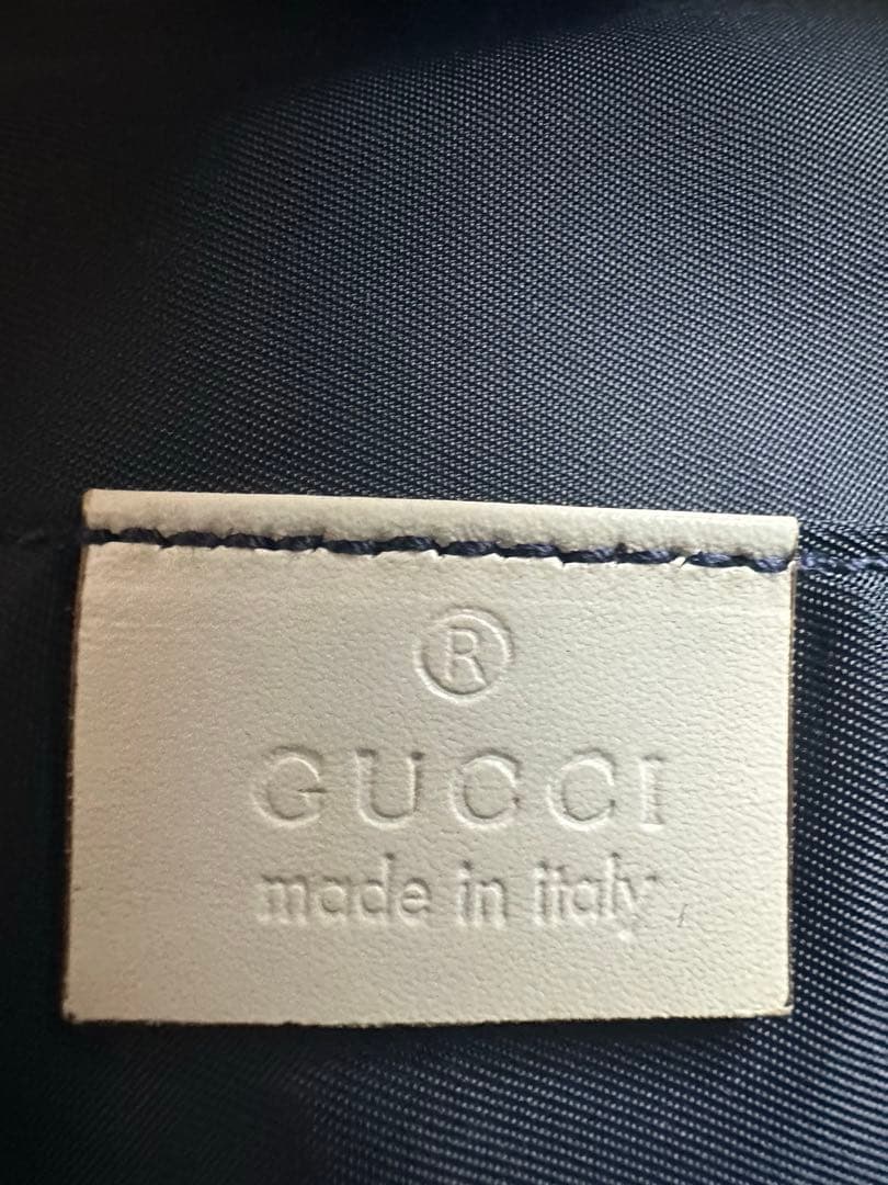 GUCCI ボディバッグ ネイビー　22日まで値下げ中