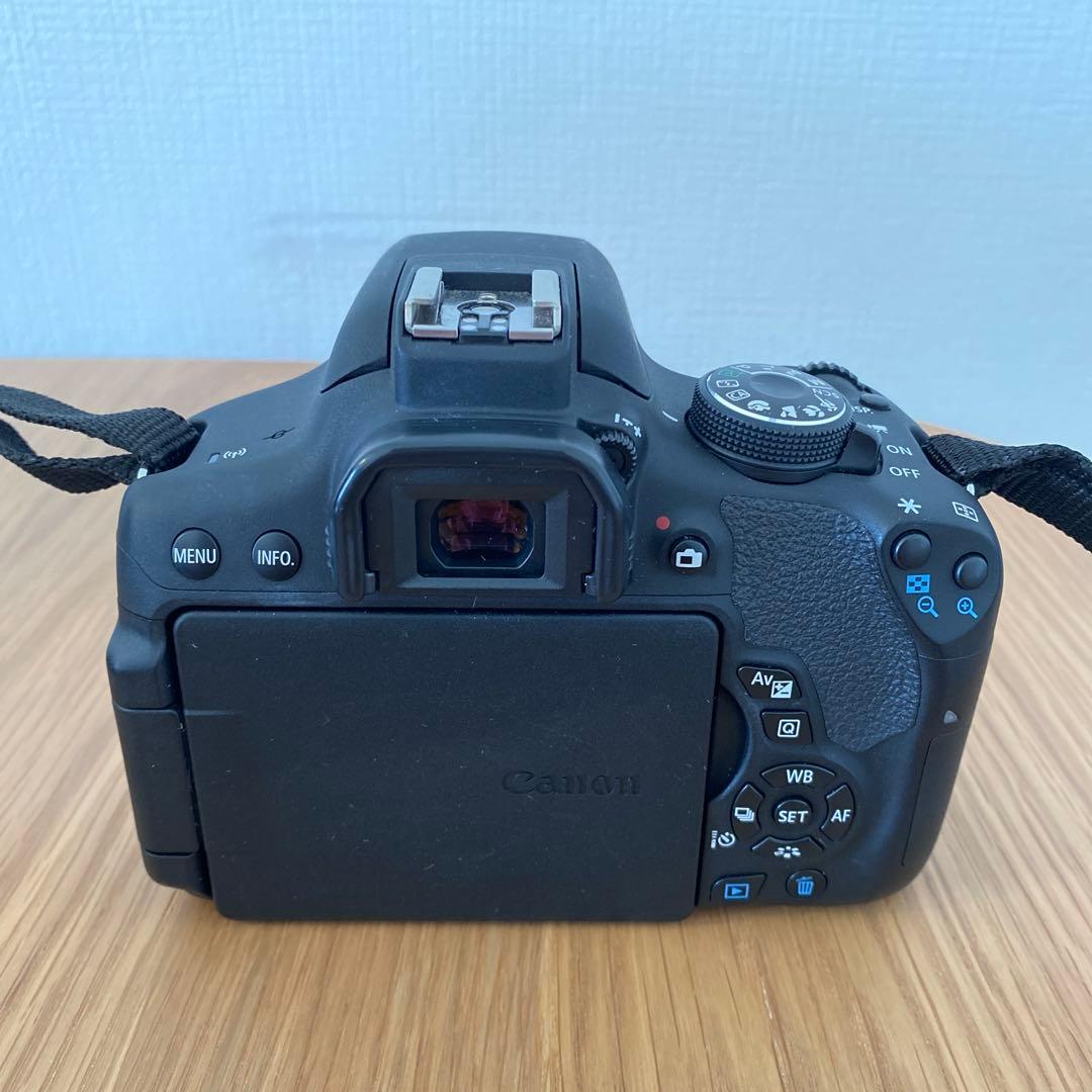 【naichan 】Canon EOS Kiss X8i デジタル一眼レフ