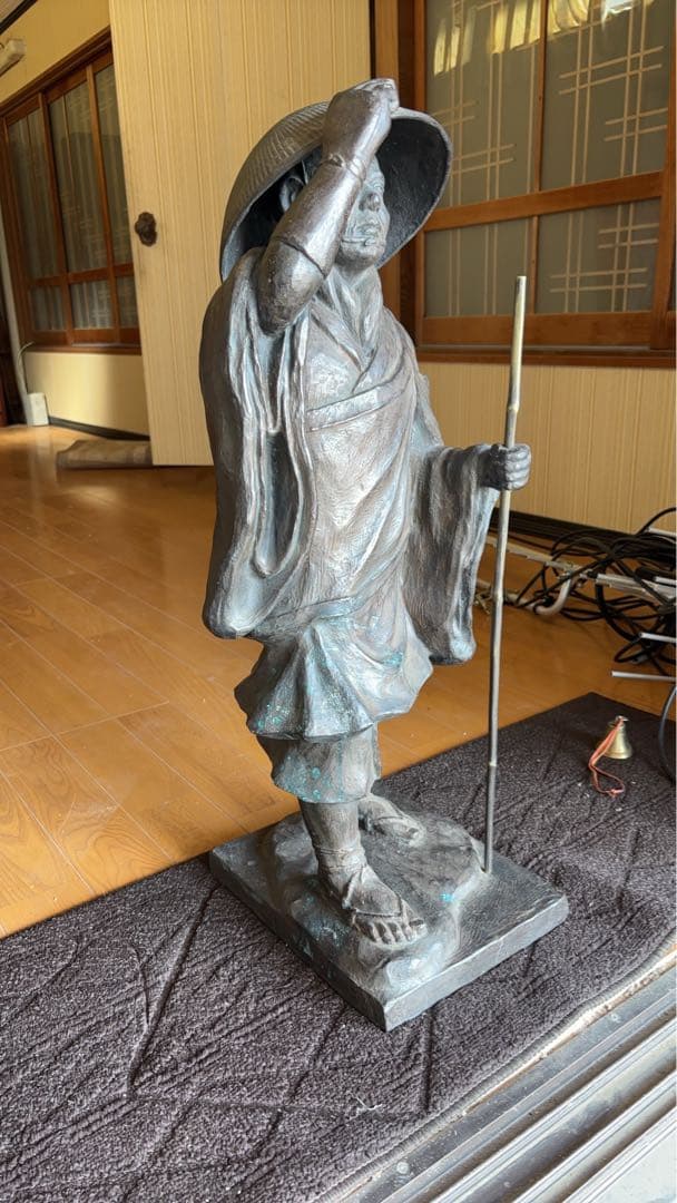 親鸞聖人像　銅像