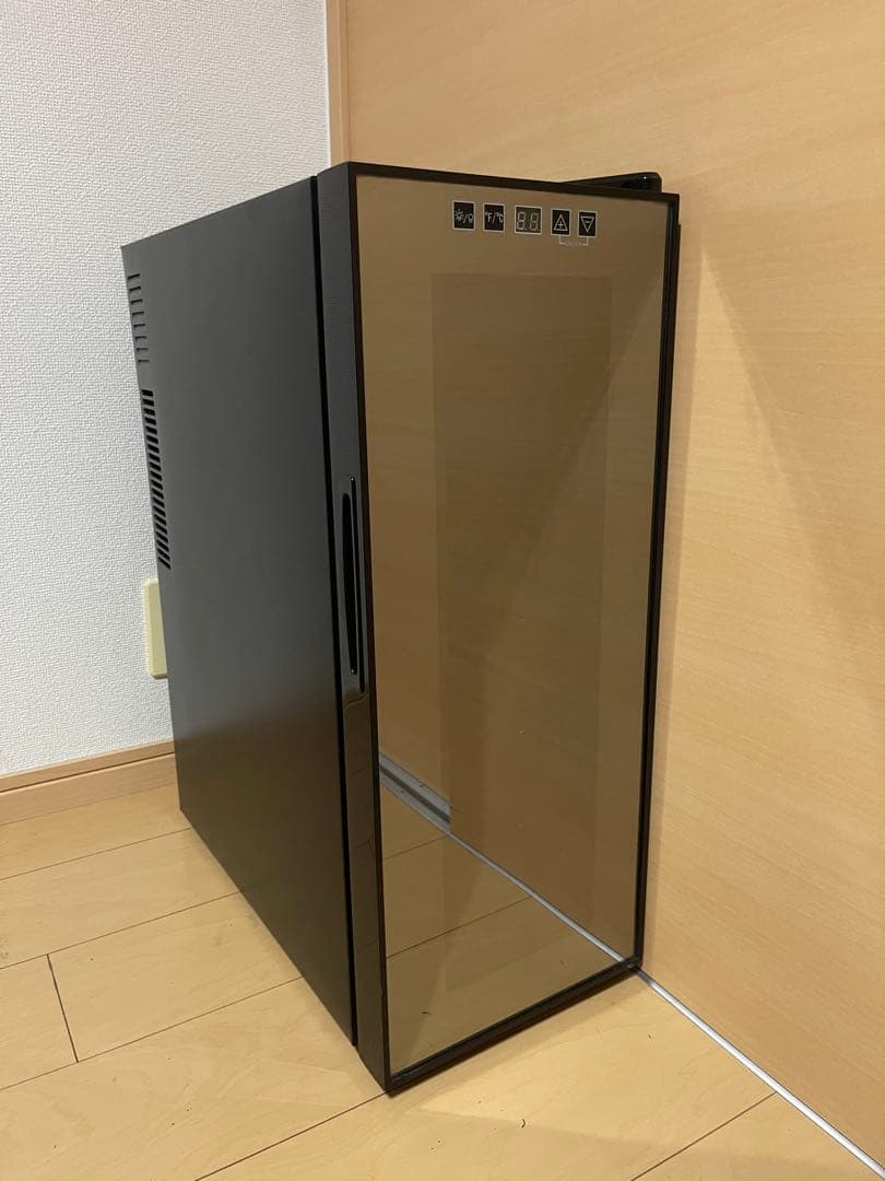 【美品】ワインセラー おしゃれ 12本収納 ガラス扉 8〜18℃設定 黒