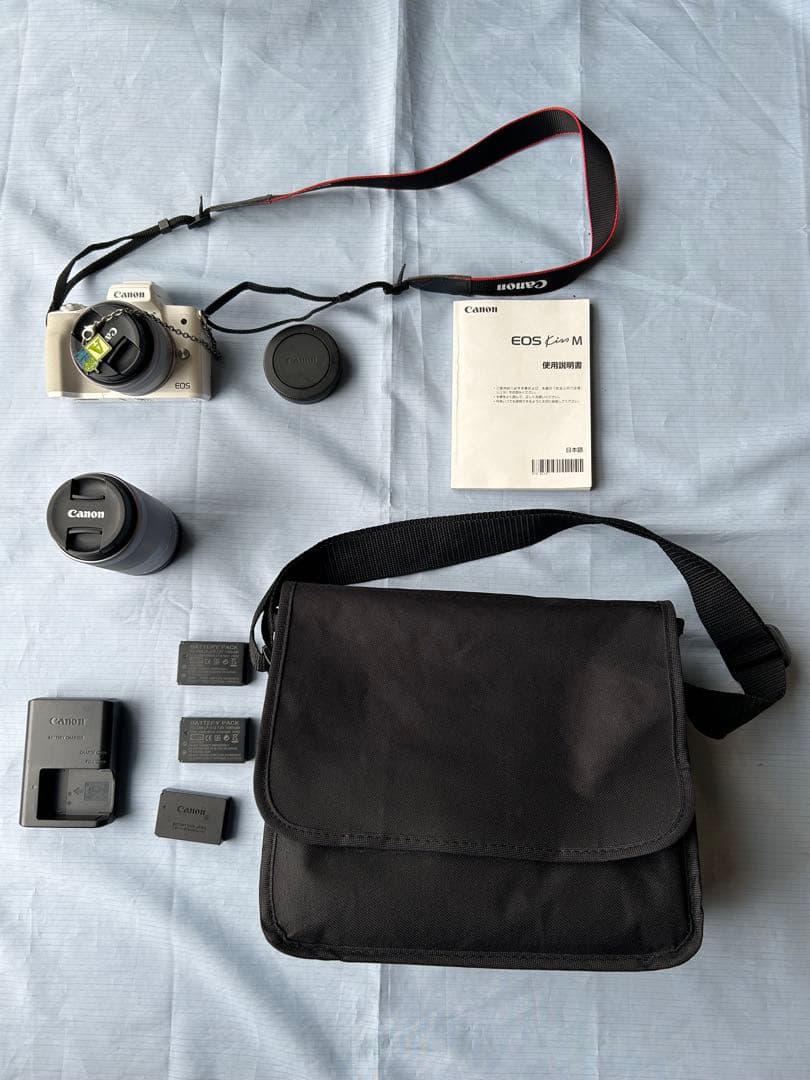 Canon EOS kissMホワイト ミラーレス一眼カメラ　ダブルズームキット