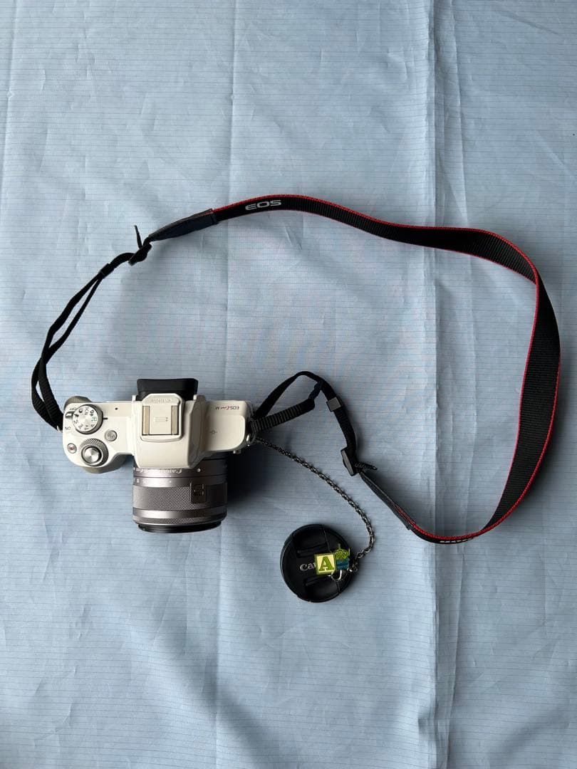 Canon EOS kissMホワイト ミラーレス一眼カメラ　ダブルズームキット