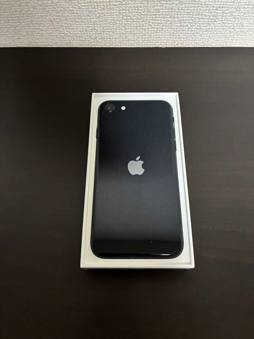 Apple iPhone SE (第3世代) 本体 充電ケーブル付き