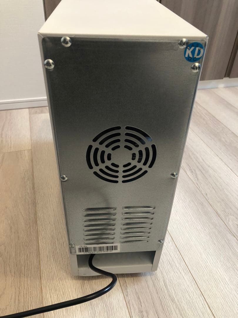 CE-4W-W(ホワイト) ペルチェ方式4本収納用ワインセラー