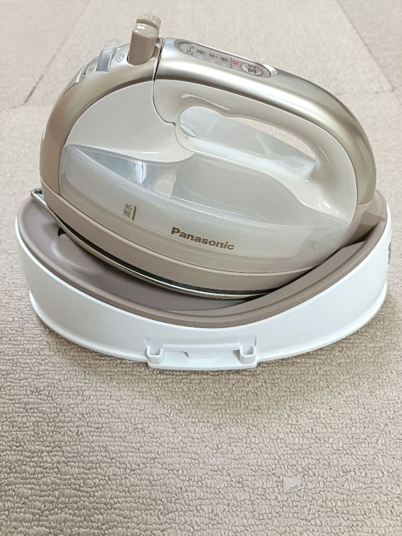 パナソニック コードレススチームアイロン　 NI-WL707