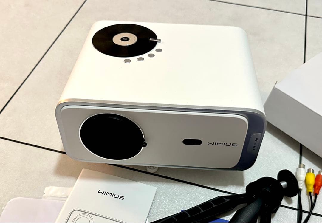 【美品】WiMius P63 プロジェクター