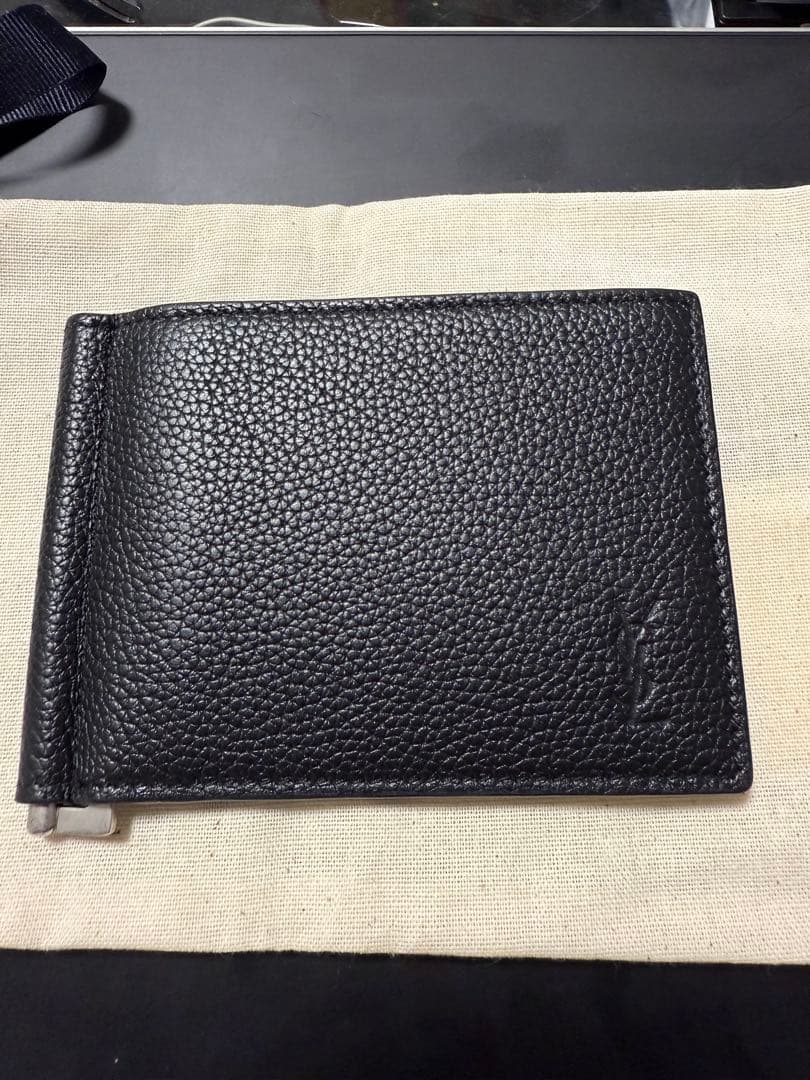 サンローラン　財布　マネークリップ 綺麗に使っていたので特に傷等もございません。