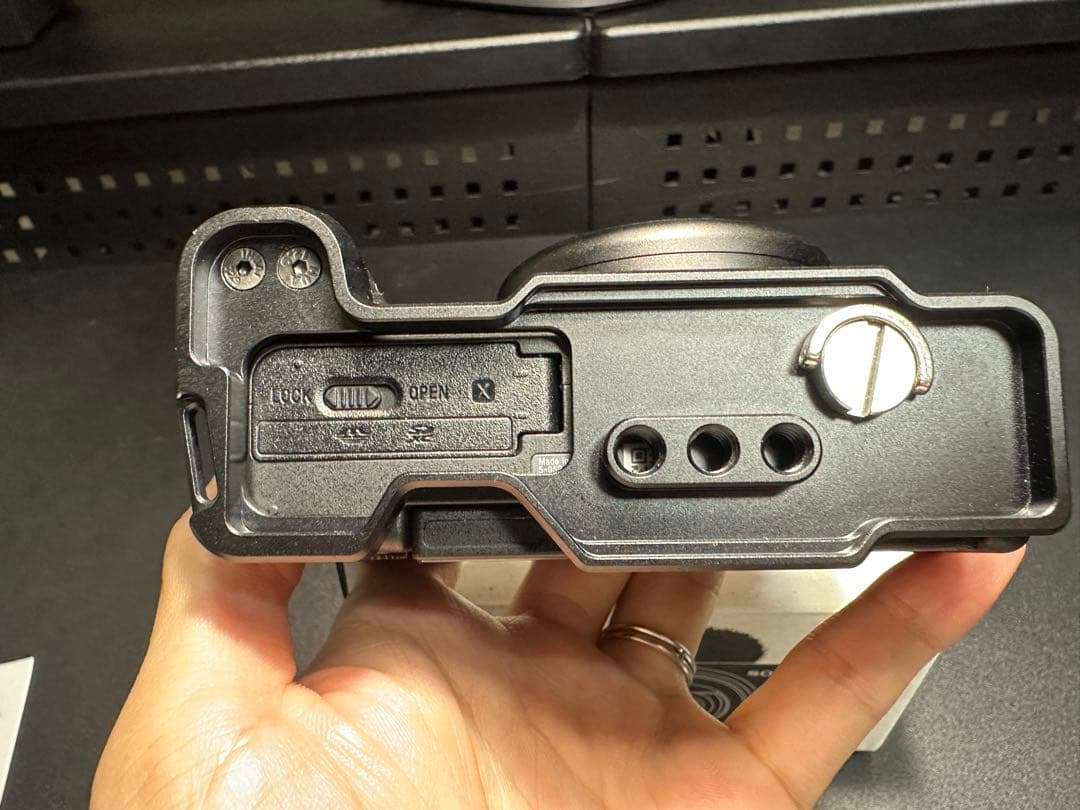 SONY VLOGCAM ZV-1M2 予備純正バッテリー＋純正チャージャー付き