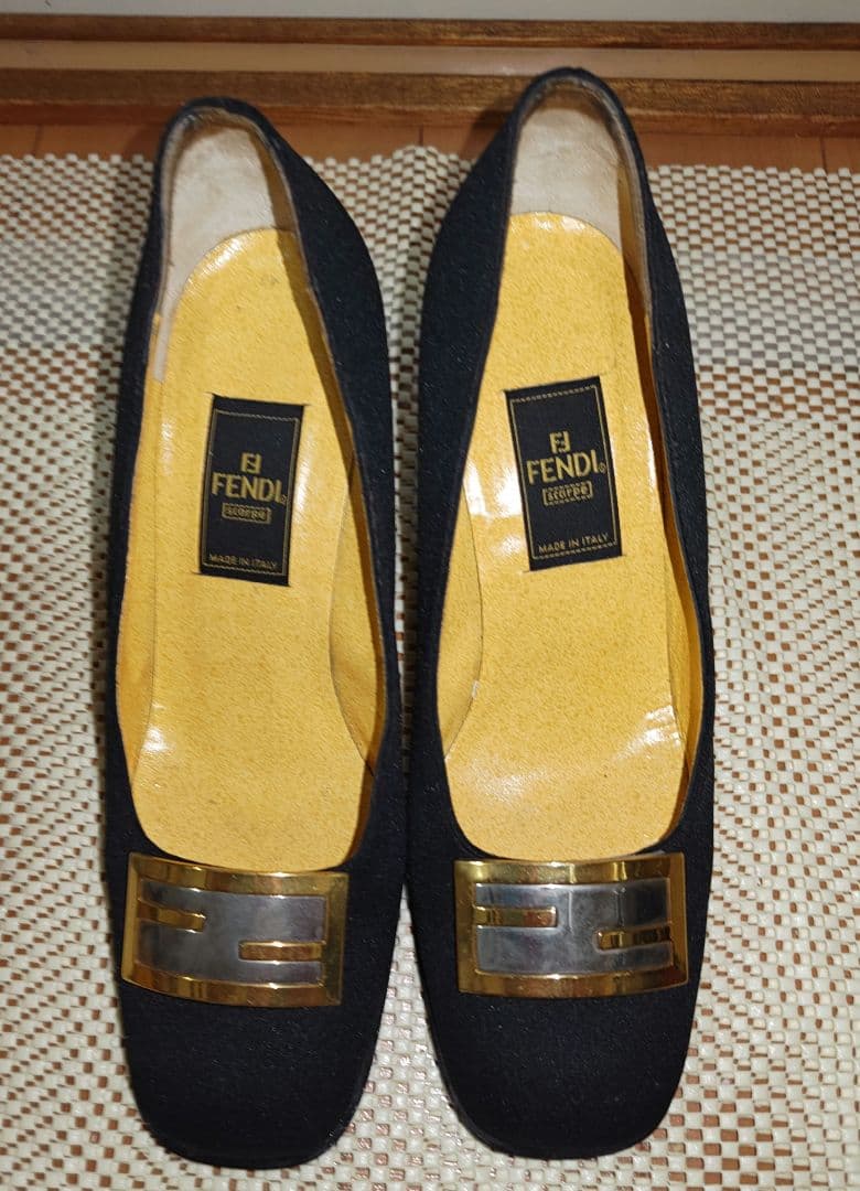 FENDI 　黒 パンプス ヒール　7cm