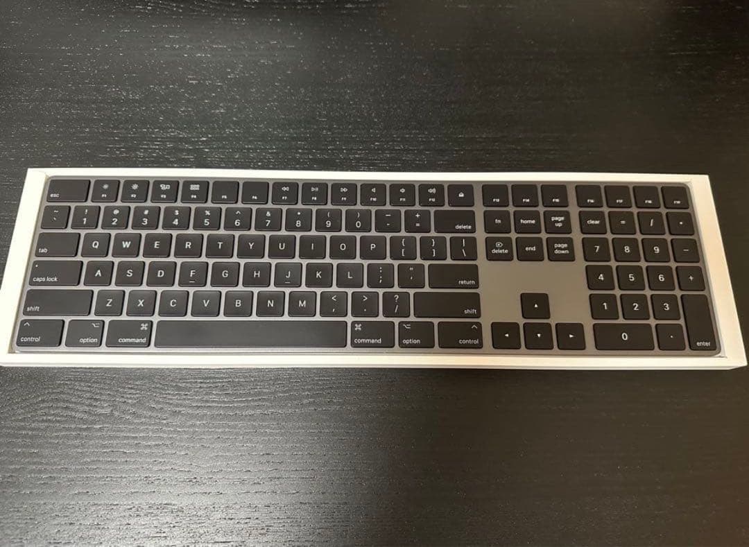 APPLE MAGIC KEYBOARD(テンキーツキUS) スペースグレイ