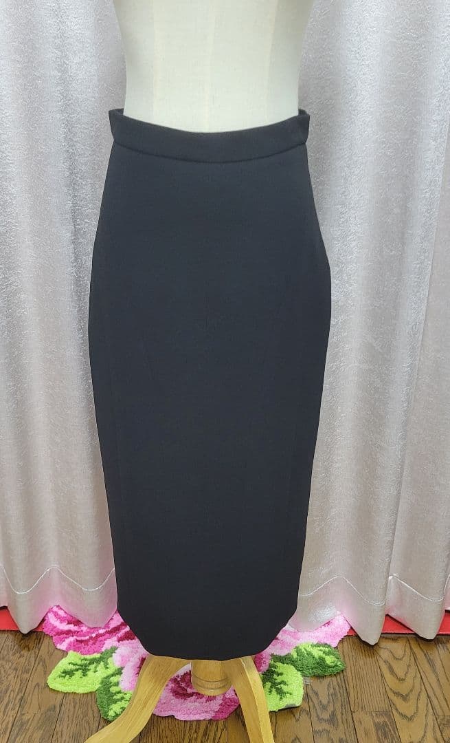 ★端数切り捨てお値下げしました★Max Mara黒 タイトスカート スリット入り
