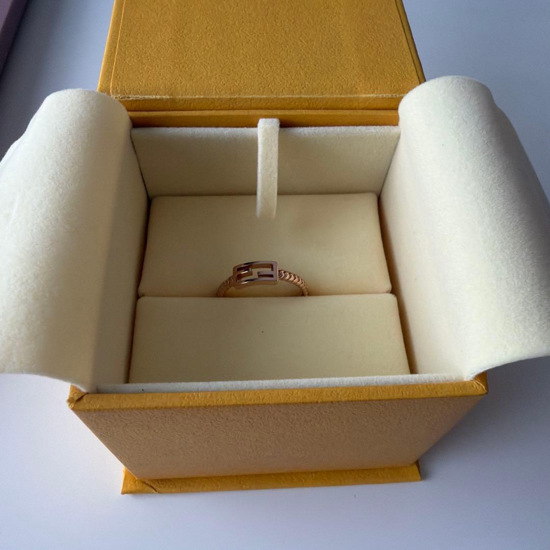 FENDI ピンクゴールドリング 専用ボックス付き