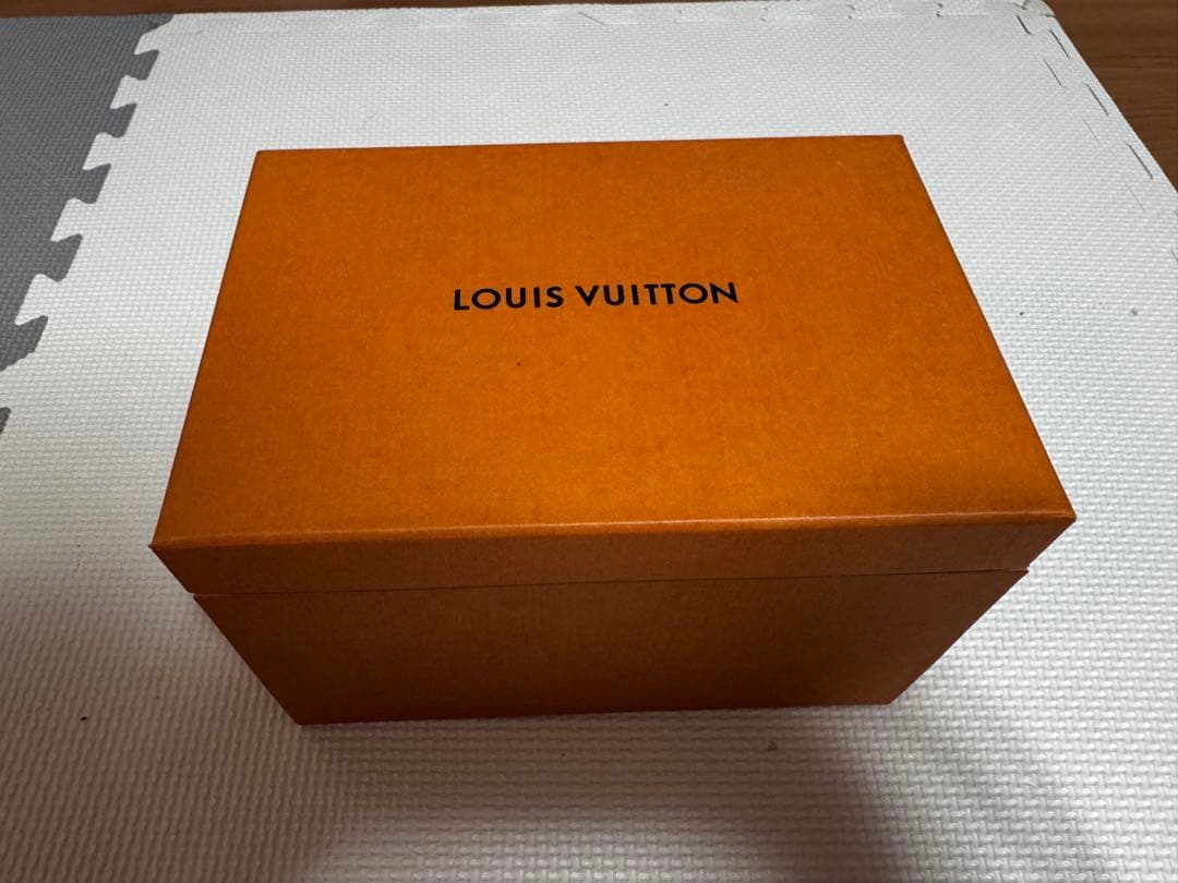 LOUIS VUITTON スマートウォッチ タンブール 箱 電源入りません