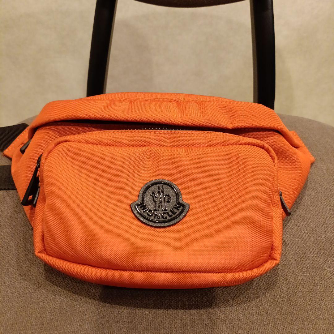 モンクレール　durance　オレンジ ボディバッグ フロントポケット付き