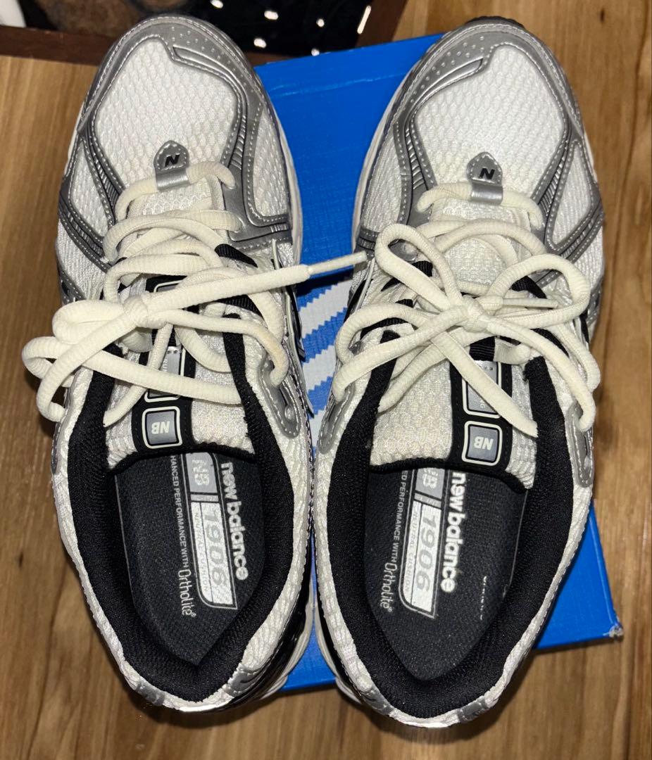 New Balance 1906r シルバー