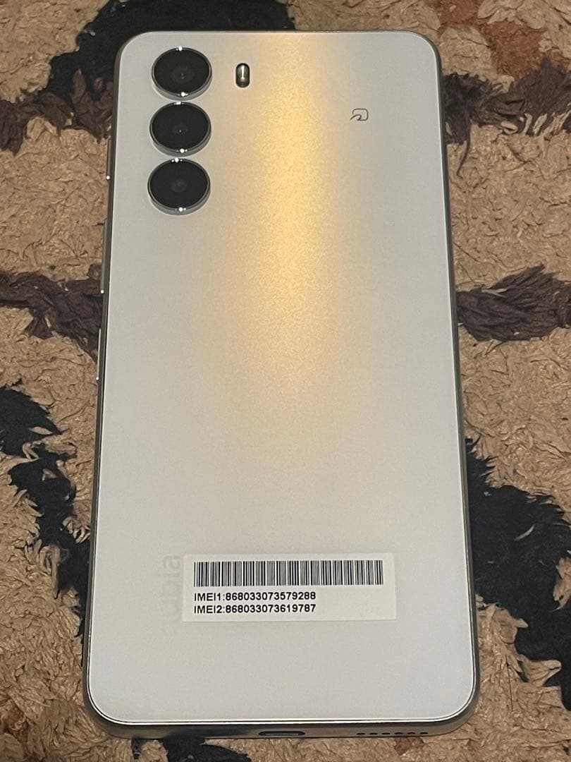 〈新品〉nubia S 5G ホワイト