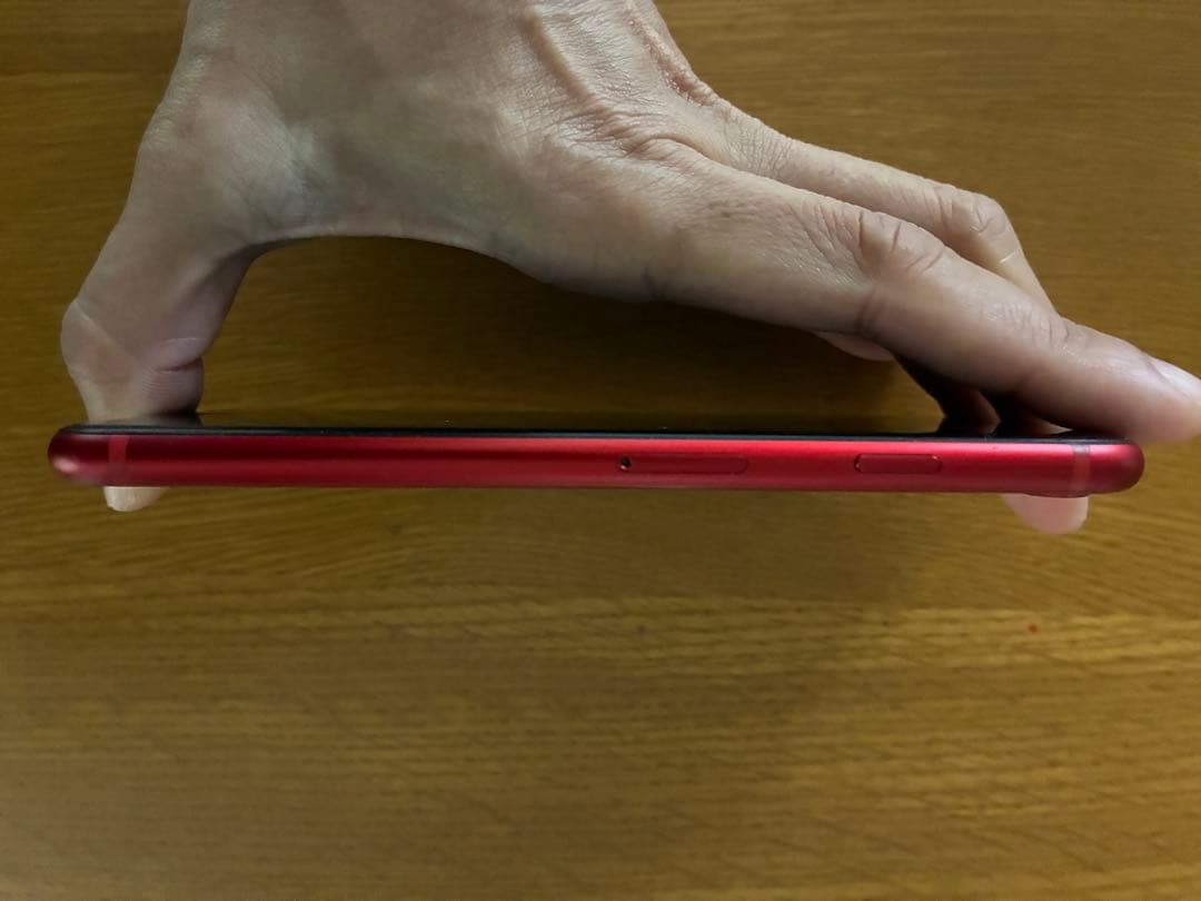 美品 iPhone 8 (PRODUCT RED) バッテリー最大100%