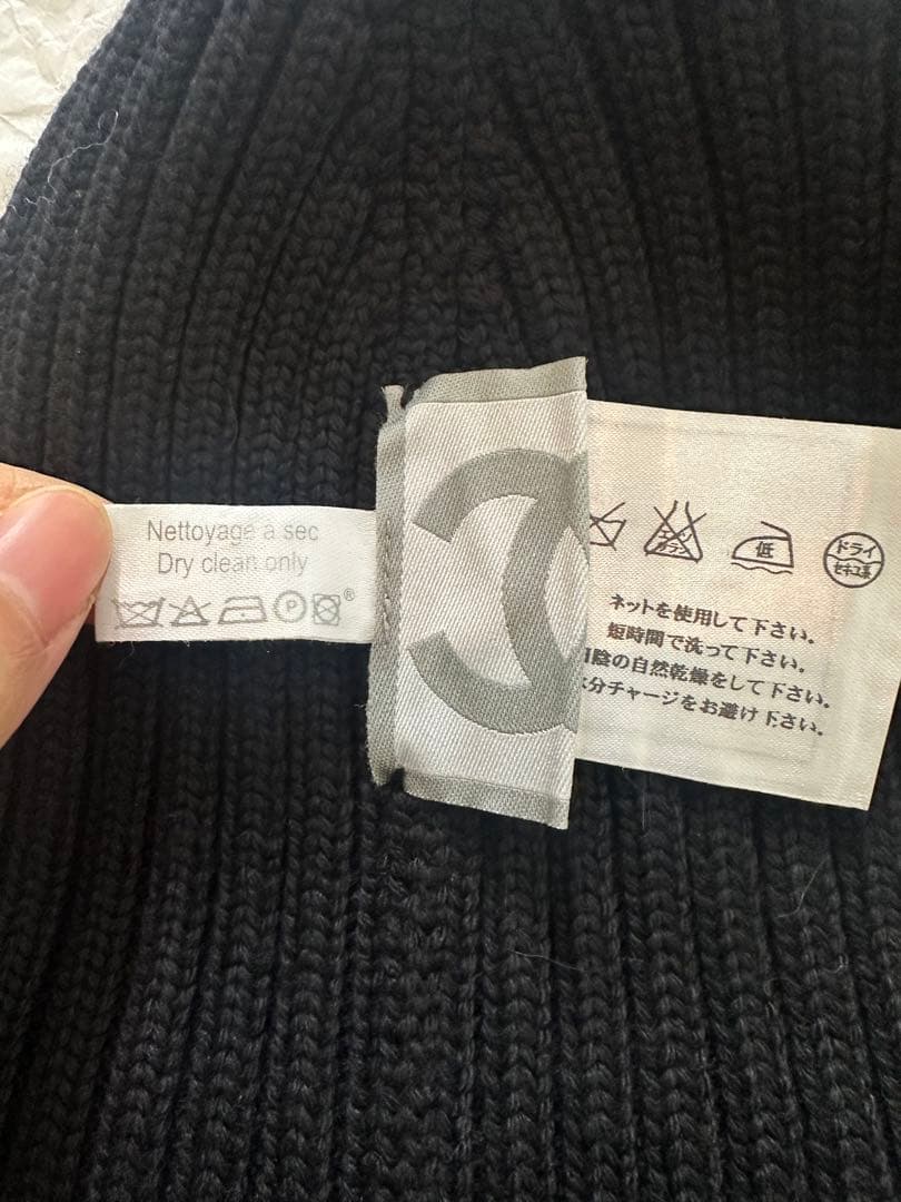 希少　シャネル 黒 ニット帽 CCロゴ付き