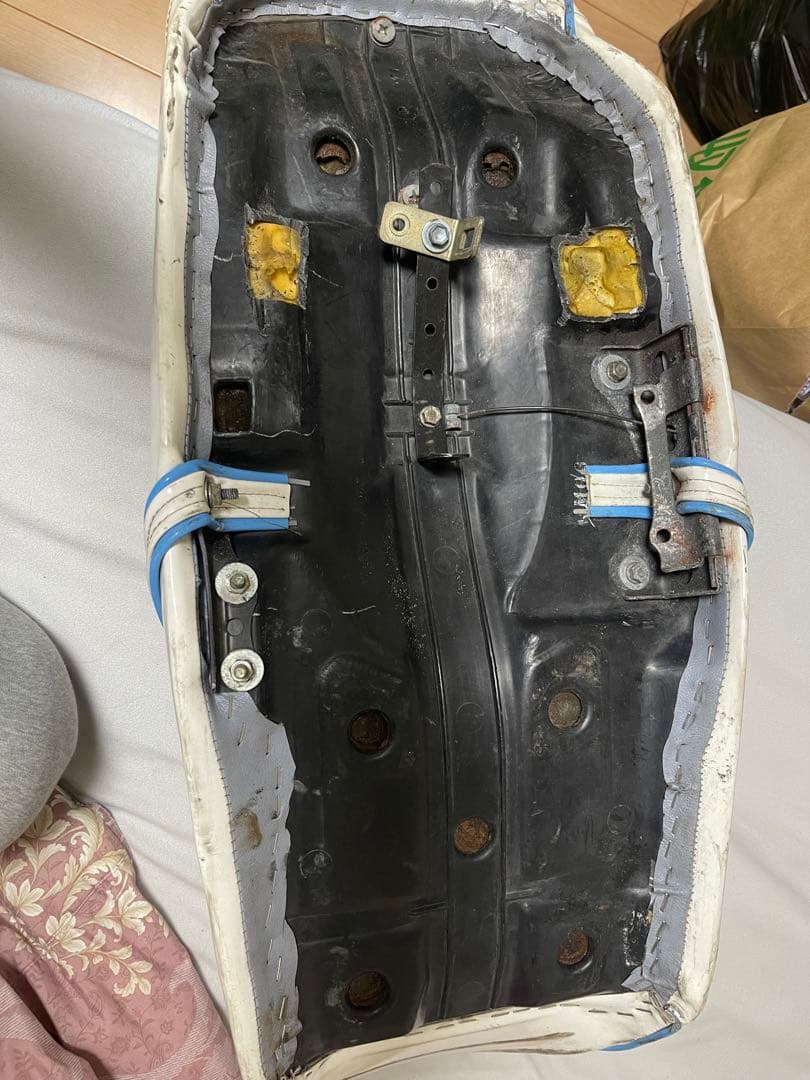 CBX400F墓石三段シート、XJR対応