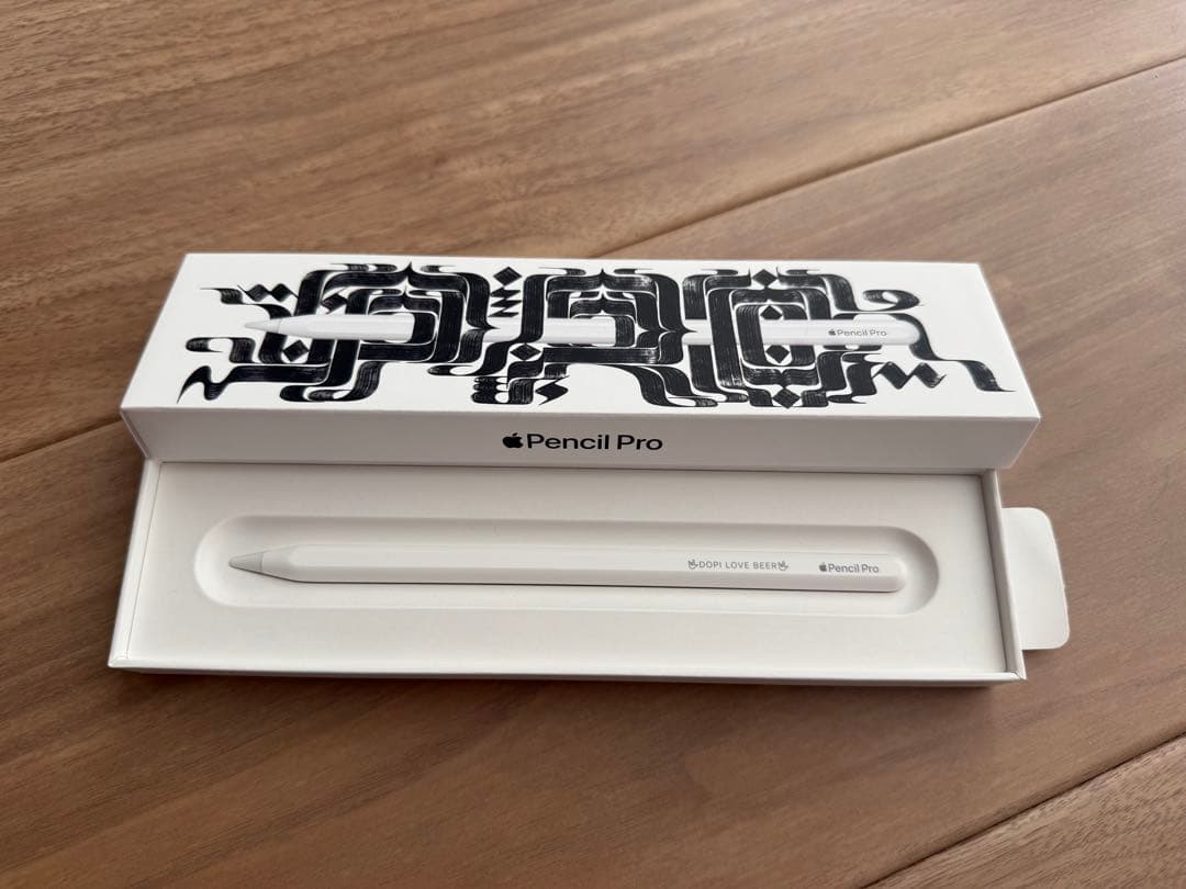 Apple Pencil Pro ホワイト　刻印入れてあり