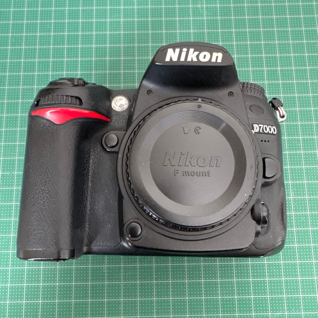 あ*ん様 ジャンク品　Nikon Ｄ7000 おまけでNikonストロボ付き30