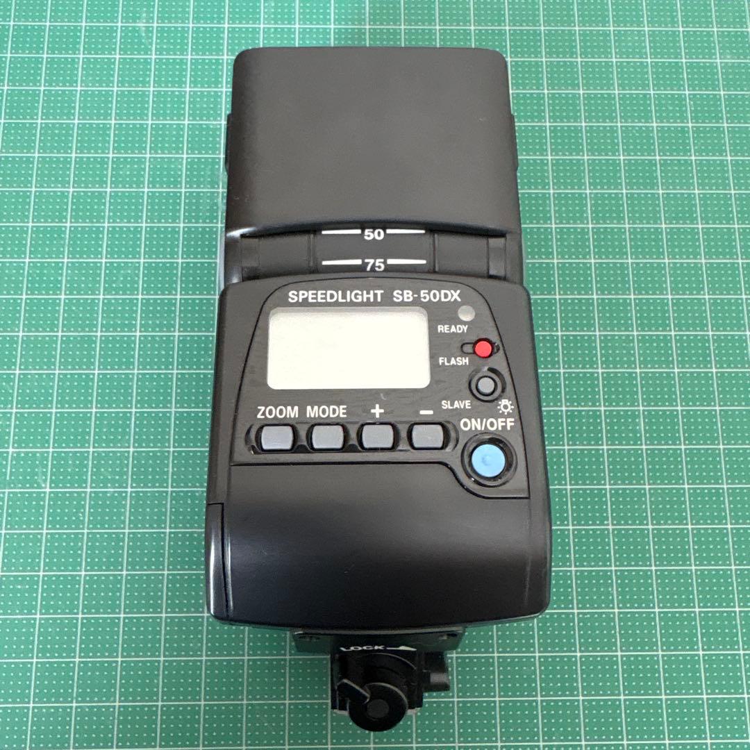 あ*ん様 ジャンク品　Nikon Ｄ7000 おまけでNikonストロボ付き30