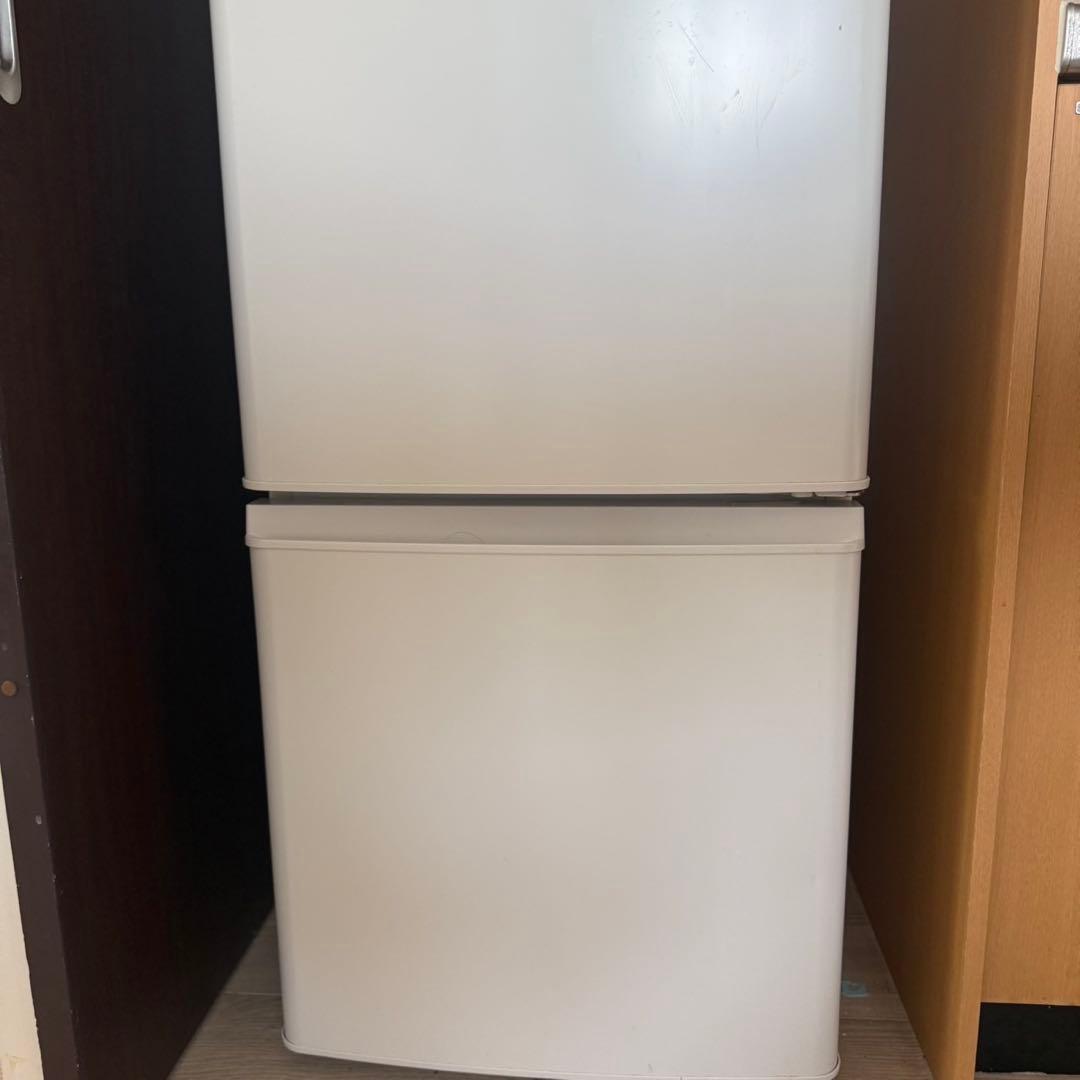 ホワイト冷凍庫 ガウガウ製