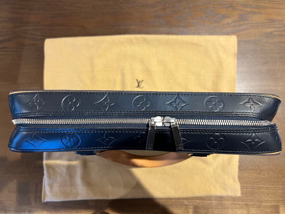 LOUIS VUITTON ルイヴィトン　バッグ