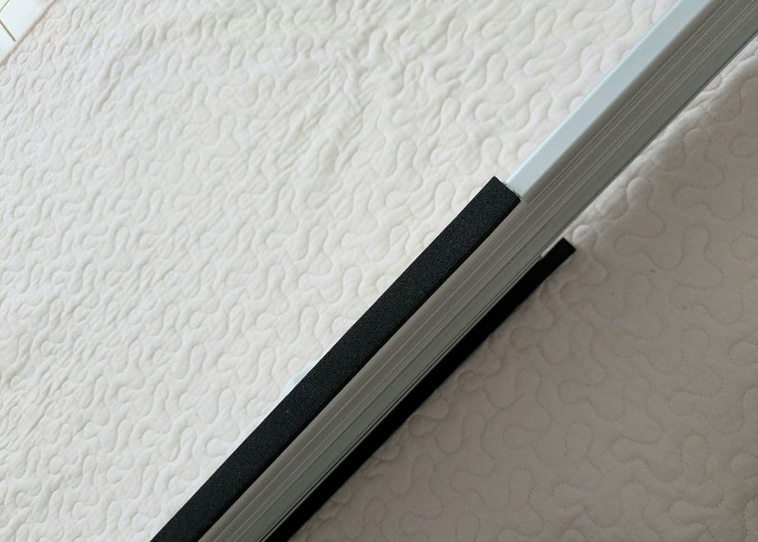 アイリスオーヤマ　ロング窓パネル