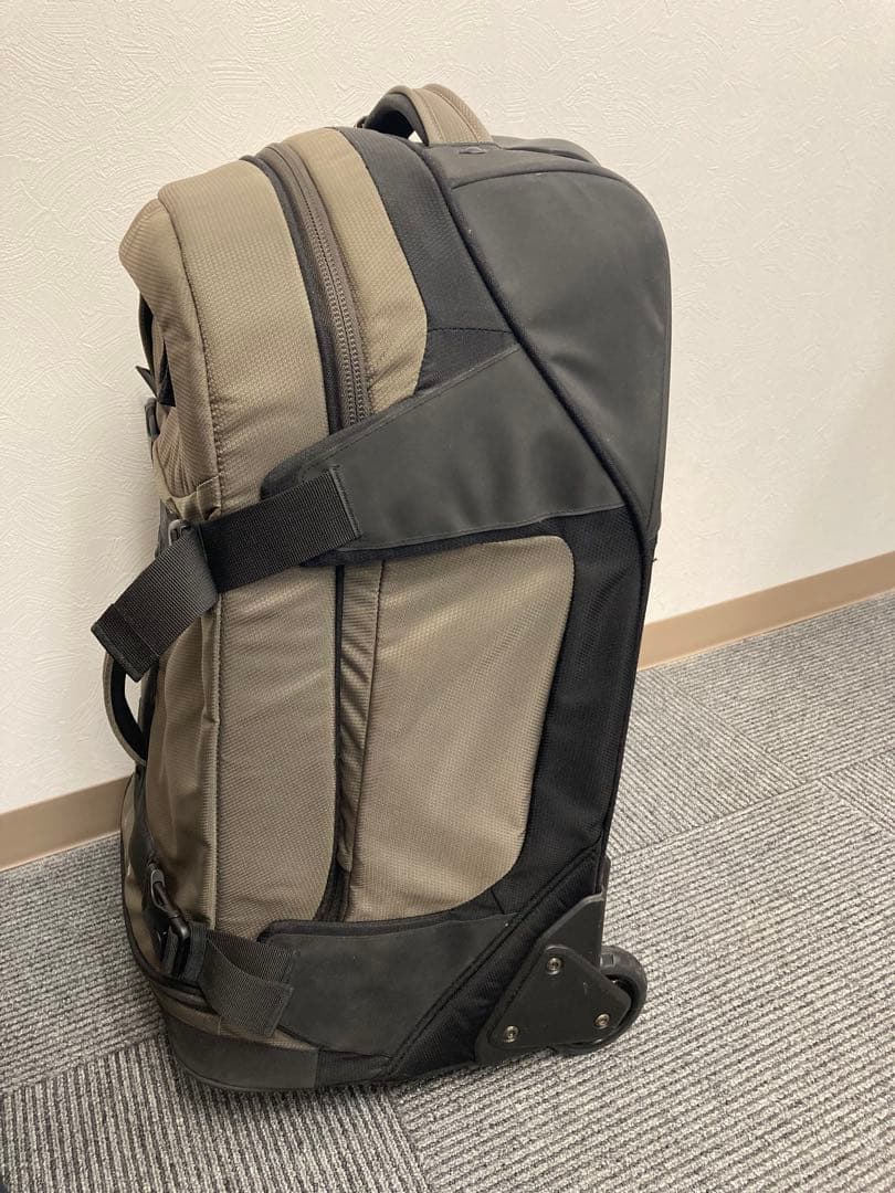 【新品未使用】Deuter カーキ スーツケース 旅行 登山バッグ 容量60L◇